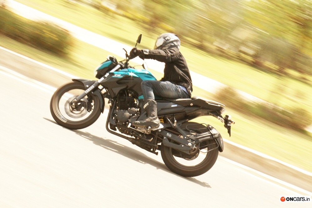 Yamaha FZ25 Road Test Review: Old Wine in New Bottle? 