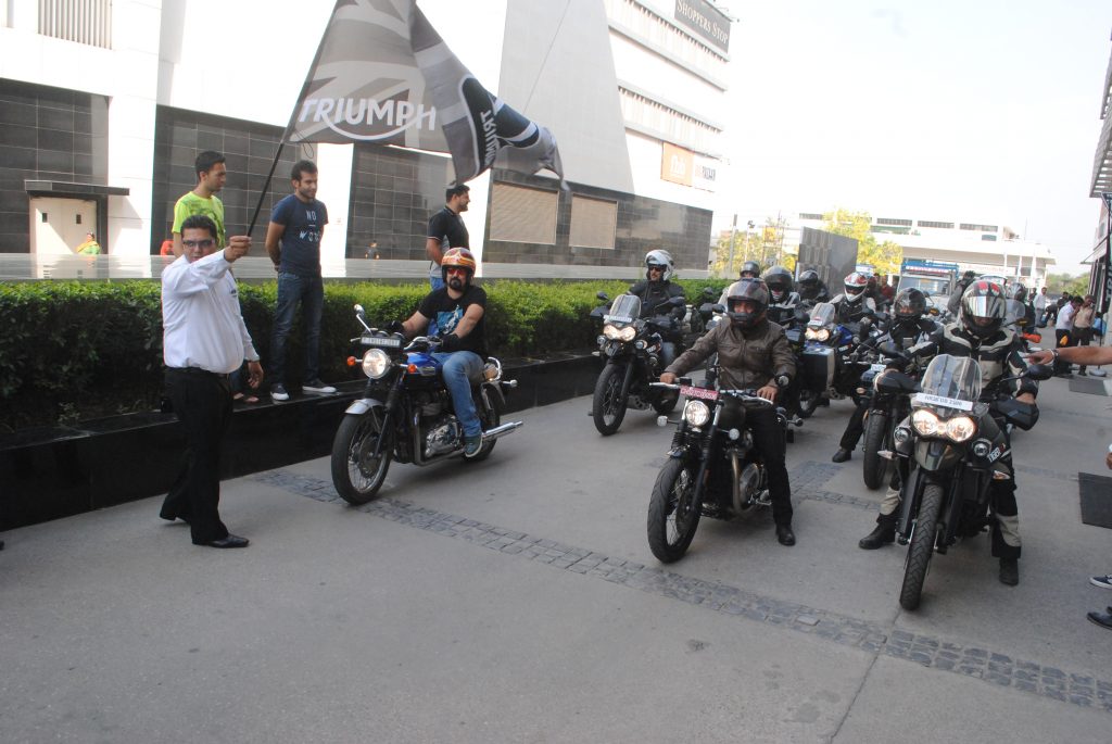 Triumph Motorcycles celebrates 750 ‘Tiger’ customers in India; Flags off Tiger Trails
