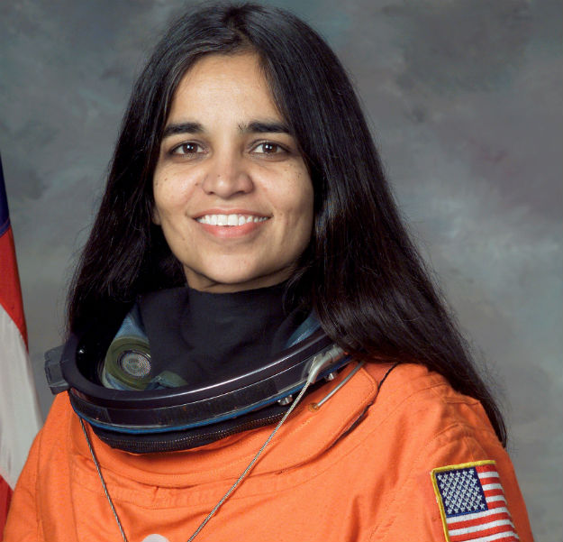 Kalpana_Chawla_NASA_photo_portrait_in_orange_suit