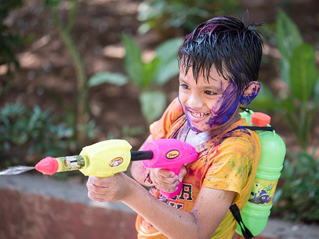 holi celebration in maharashtra pics