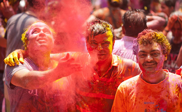 holi celebration in maharashtra pics