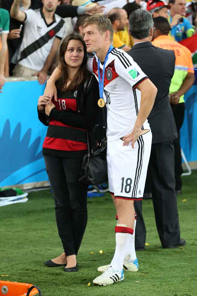 Family of German Player at 2014 FIFA World Cup | India ... - 651 x 975 jpeg 45kB