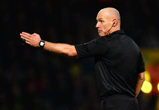 Referees just aren't giving decisions for United these days