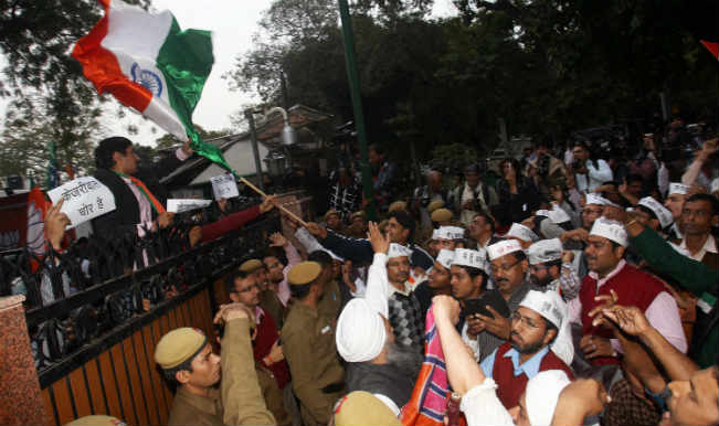 AAP and BJP clash AAP and BJP clash