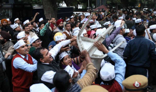 AAP bjp clash 2 AAP bjp clash 2
