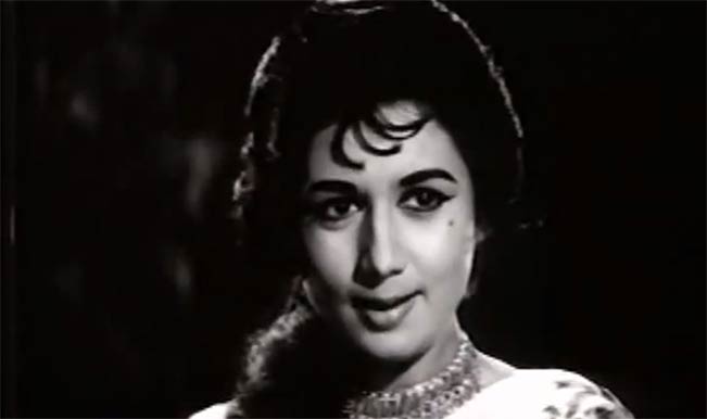 Veteran Bollywood actress Nanda passes away at 75 Veteran Bollywood actress Nanda passes away at 75