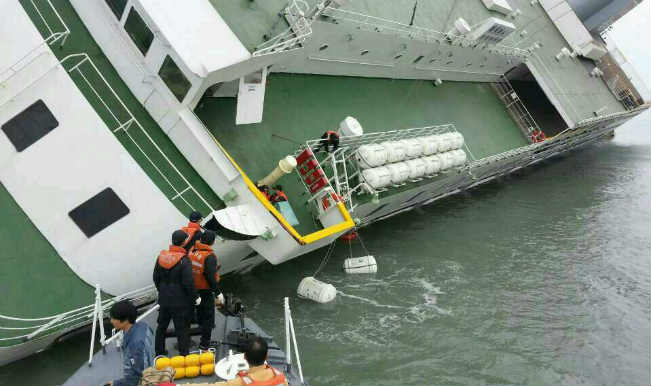 Ship carrying 471 passengers sinking off South Korean coast Ship carrying 471 passengers sinking off South Korean coast