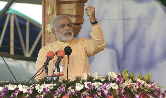 Give an opportunity to the son of the land to serve the nation, says Modi in Gujarat Give an opportunity to the son of the land to serve the nation, says Modi in Gujarat