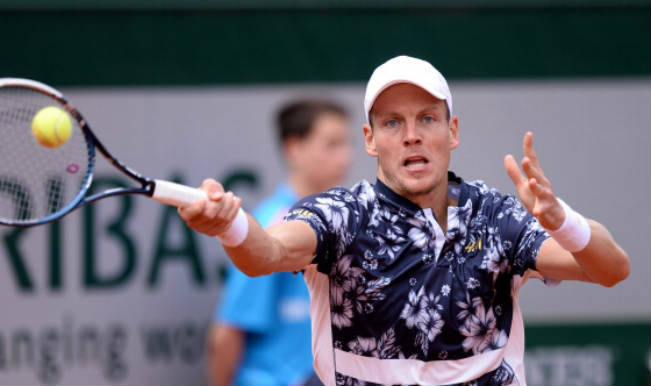 Tomas Berdych beats John Isner to reach French Open quarterfinals Tomas Berdych beats John Isner to reach French Open quarterfinals