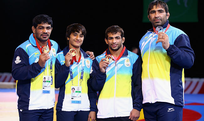 (L-R) Sushil Kumar (74kg), Vinesh (48kg), Amit Kumar (57kg), Rajeev Tomar (125kg)