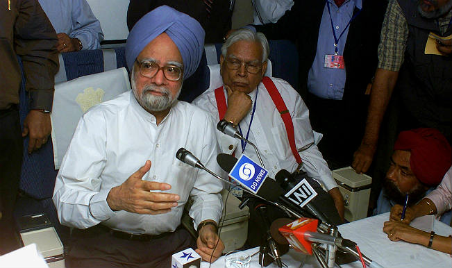 Natwar Singh Autobiography: After Sonia Gandhi, former PM Manmohan Singh under attack Natwar Singh Autobiography: After Sonia Gandhi, former PM Manmohan Singh under attack