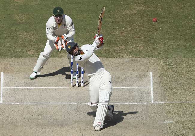 Pakistan vs Australia 2014, Live Cricket Score and Updates of 2nd Test at Abu Dhabi: Younis Khan, Azhar Ali score tons! PAK reach 304/2 at end of Day One Pakistan vs Australia 2014, Live Cricket Score and Updates of 2nd Test at Abu Dhabi: Younis Khan, Azhar Ali score tons! PAK reach 304/2 at end of Day One