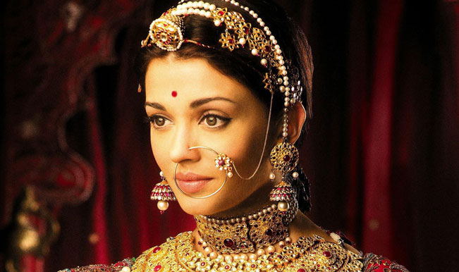 The movie was based on the the life history of Mughal Emperor Akbar and his wife Jodha Bai. In this film, Aishwarya played the character of Jodha Bai, ... - aishwarya_rai_in_jodhaa_akbar-wide