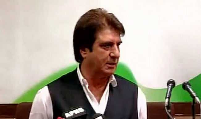 Raj Babbar Seeks CM Yogi Adityanath's Resignation Over Gorakhpur Tragedy, Calls It 'Cold-Blooded Murder' Raj Babbar Seeks CM Yogi Adityanath's Resignation Over Gorakhpur Tragedy, Calls It 'Cold-Blooded Murder'