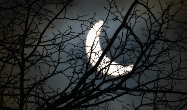 Solar Eclipse: Thousands amaze at sight of the sky Solar Eclipse: Thousands amaze at sight of the sky