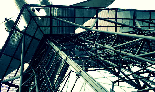 Telecom Spectrum Auction: Day 1 sees Airtel, Vodafone, Reliance bid Rs 60,000 crore for 2G and 3G airwaves Telecom Spectrum Auction: Day 1 sees Airtel, Vodafone, Reliance bid Rs 60,000 crore for 2G and 3G airwaves
