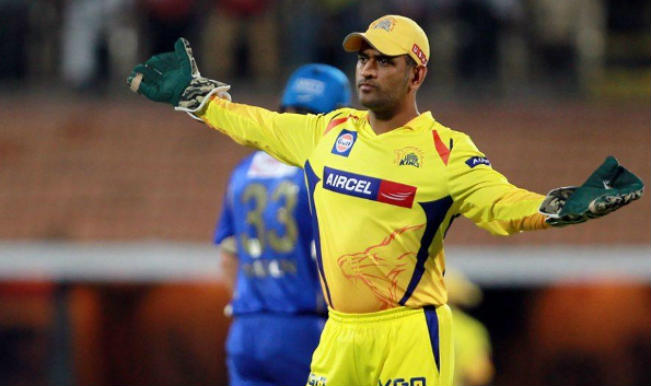 MS Dhoni fined for showing dissent on umpire’s decision during CSK VS MI IPL 2015 Qualifier 1 match MS Dhoni fined for showing dissent on umpire’s decision during CSK VS MI IPL 2015 Qualifier 1 match
