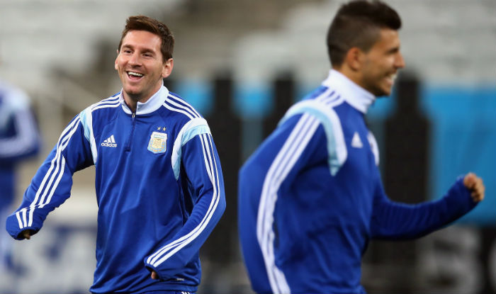 Lionel Messi, Sergio Aguero & Kobe Bryant sizzle in FIFA 16 commercial Lionel Messi, Sergio Aguero & Kobe Bryant sizzle in FIFA 16 commercial