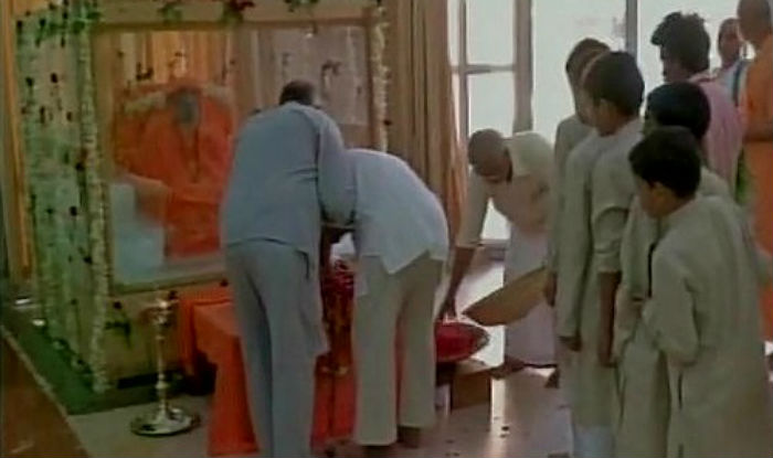 Devotees pay last respects to Swami Dayanand Saraswati in Rishikesh Devotees pay last respects to Swami Dayanand Saraswati in Rishikesh