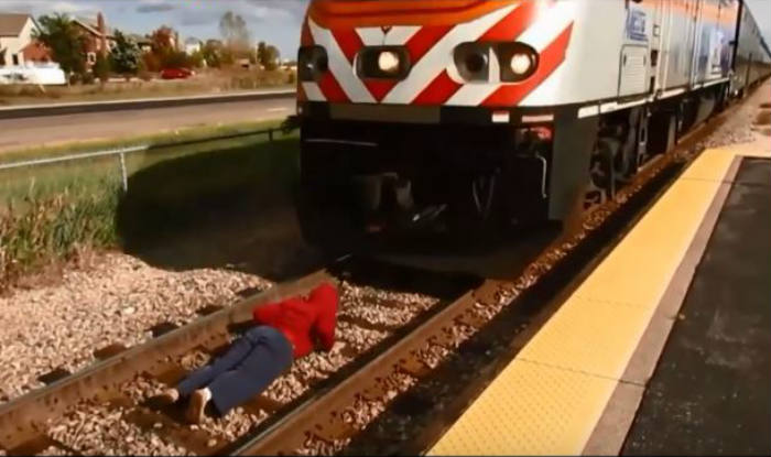 These Dangerous Train Stunts Will Leave You Shocked 0109