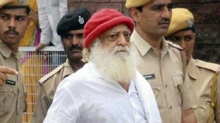 Ignoring HC warning, Asaram speaks to media Ignoring HC warning, Asaram speaks to media