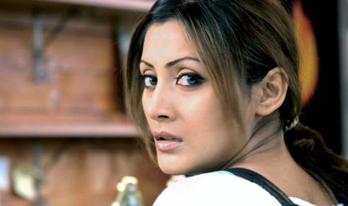 Bigg Boss 9: Salman Khan manages to make Rimi Sen laugh - India.com