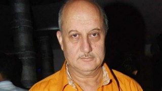 Naseeruddin Shah's social network accounts fake: Anupam Kher Naseeruddin Shah's social network accounts fake: Anupam Kher