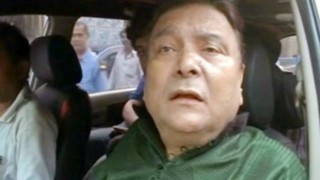 Saradha scam: Madan Mitra surrenders before Alipore Court Saradha scam: Madan Mitra surrenders before Alipore Court