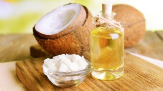 6 Benefits of Using Coconut Oil Daily 6 Benefits of Using Coconut Oil Daily