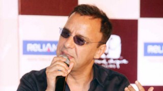 I don't believe in 'filmi friendship': Vidhu Vinod Chopra I don't believe in 'filmi friendship': Vidhu Vinod Chopra