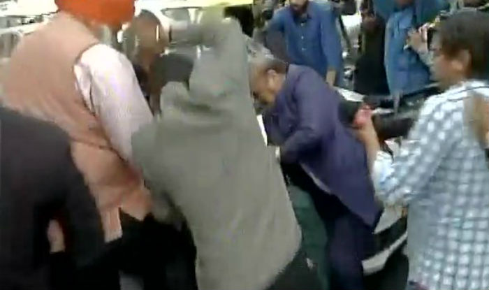 SC agrees to hear tomorrow plea on Patiala House Court scuffle