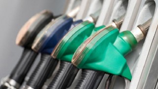 Petrol price cut by Rs. 3.02 /Litre; Diesel costlier by Rs. 1.47 Petrol price cut by Rs. 3.02 /Litre; Diesel costlier by Rs. 1.47