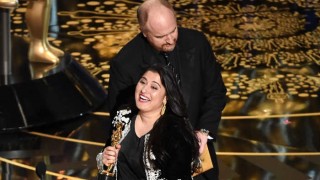Oscar Awards 2016: Sharmeen Obaid-Chinoy win award for Best Documentary-Short Subject for 'A Girl in the River: The Price of Forgiveness' Oscar Awards 2016: Sharmeen Obaid-Chinoy win award for Best Documentary-Short Subject for 'A Girl in the River: The Price of Forgiveness'