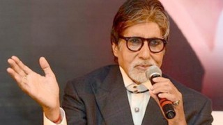 Tapsee Pannu doesn't behave like newcomer, says Amitabh Bachchan Tapsee Pannu doesn't behave like newcomer, says Amitabh Bachchan
