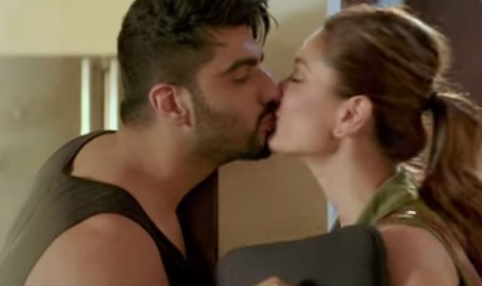 Here Is Why Kareena Kapoor Khan Kissed Arjun Kapoor So Many Times In Ki And Ka 0772