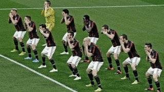 Video: AC Milan's version of the iconic 'Haka' against Carpi is cringe-worthy Video: AC Milan's version of the iconic 'Haka' against Carpi is cringe-worthy