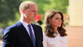 Kate Middleton & Prince Williams intrigued by automatic dosa-maker showcased by Chennai's B Tech graduate Kate Middleton & Prince Williams intrigued by automatic dosa-maker showcased by Chennai's B Tech graduate