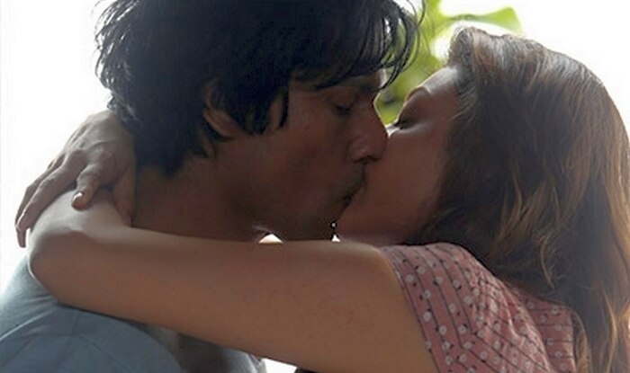 Image result for RANDEEP HOODA KISSING KAJAL IANS