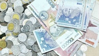 INR to USD forex rates today: Rupee falls for 2nd day, down 15 paise to 66.77 INR to USD forex rates today: Rupee falls for 2nd day, down 15 paise to 66.77