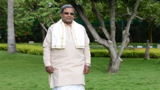 Karnataka Assembly Elections 2018: CM Siddaramaiah Asks BJP Leader to Tweet in English or Kannada, Says Don’t Understand Hindi Karnataka Assembly Elections 2018: CM Siddaramaiah Asks BJP Leader to Tweet in English or Kannada, Says Don’t Understand Hindi