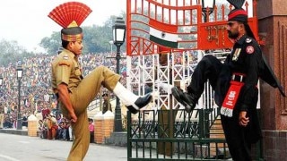 Rocks pelted from Pakistan side during beating retreat at Wagah Rocks pelted from Pakistan side during beating retreat at Wagah