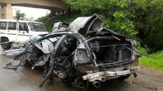 4 dead, 1 injured in car accident on Mumbai-Pune expressway near Malvali-Devali bridge 4 dead, 1 injured in car accident on Mumbai-Pune expressway near Malvali-Devali bridge