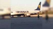 Man chases flight across tarmac at Madrid airport