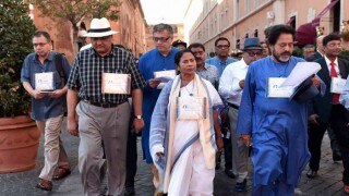 Tagore songs on lips, Mamata Banerjee gives Bengal touch at Mother Teresa's canonisation Tagore songs on lips, Mamata Banerjee gives Bengal touch at Mother Teresa's canonisation