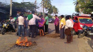 Cauvery water row: Bengaluru-Mysuru Highway blocked, protests intensify Cauvery water row: Bengaluru-Mysuru Highway blocked, protests intensify