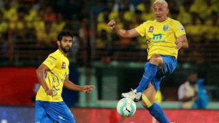 ISL 2016 Kerala Blasters Vs Mumbai City FC Highlights & Match Result: Michael Chopra helps Blasters register their first win of the season ISL 2016 Kerala Blasters Vs Mumbai City FC Highlights & Match Result: Michael Chopra helps Blasters register their first win of the season
