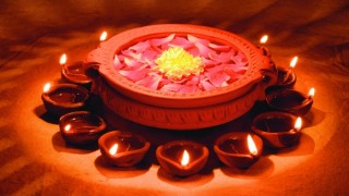 The Multi-Cultural History of Diwali Celebrations The Multi-Cultural History of Diwali Celebrations
