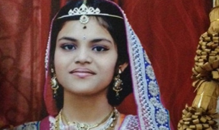 Girl's fast to death: Parents booked