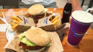 Maharashtra govt bans junk food in school canteens, suggests healthy alternatives Maharashtra govt bans junk food in school canteens, suggests healthy alternatives