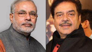 Shatrughan Sinha Takes a Dig at PM Narendra Modi Over Demonetisation, Asks Who Should be Blamed Shatrughan Sinha Takes a Dig at PM Narendra Modi Over Demonetisation, Asks Who Should be Blamed